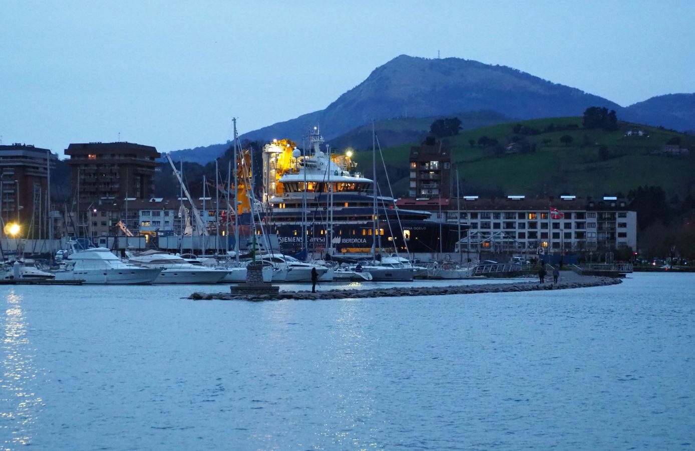 El &#039;Edda Goelo&#039; se despide de Zumaia