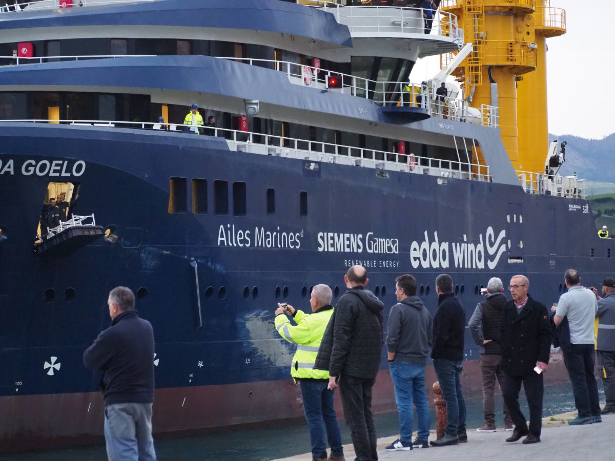 El &#039;Edda Goelo&#039; se despide de Zumaia