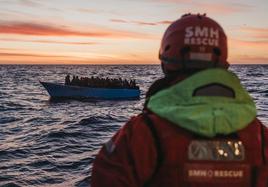 El 'Aita Mari' salva a 43 personas en su primer rescate de la duodécima misión