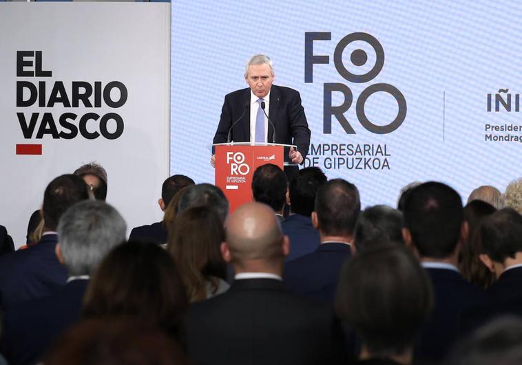 Iñigo Ucín, presidente de la Corporación Mondragon, durante su primera intervención en el XVI Foro Empresarial de Gipuzkoa organizado por El Diario Vasco.