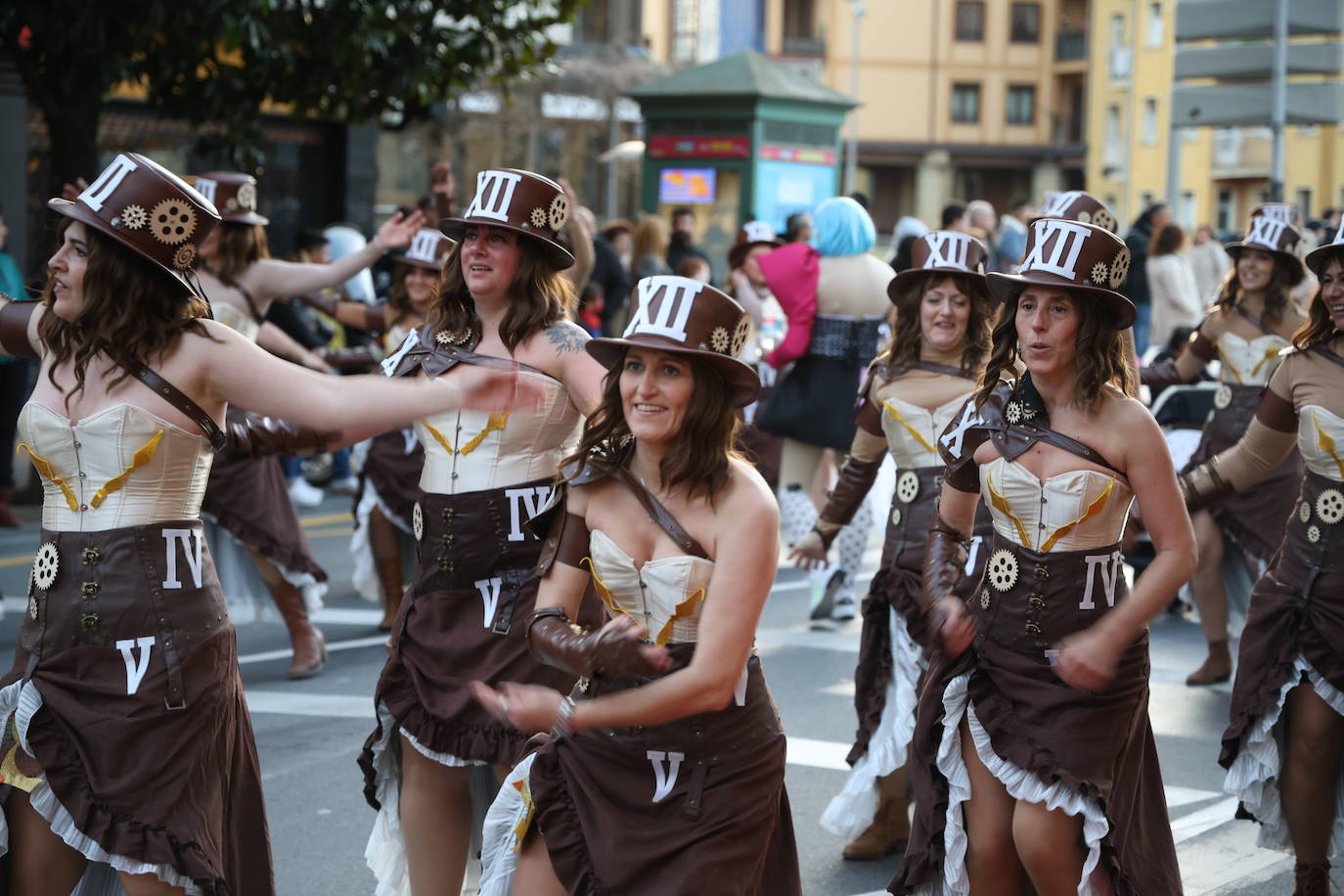 El Carnaval vuelve a brillar en Irun