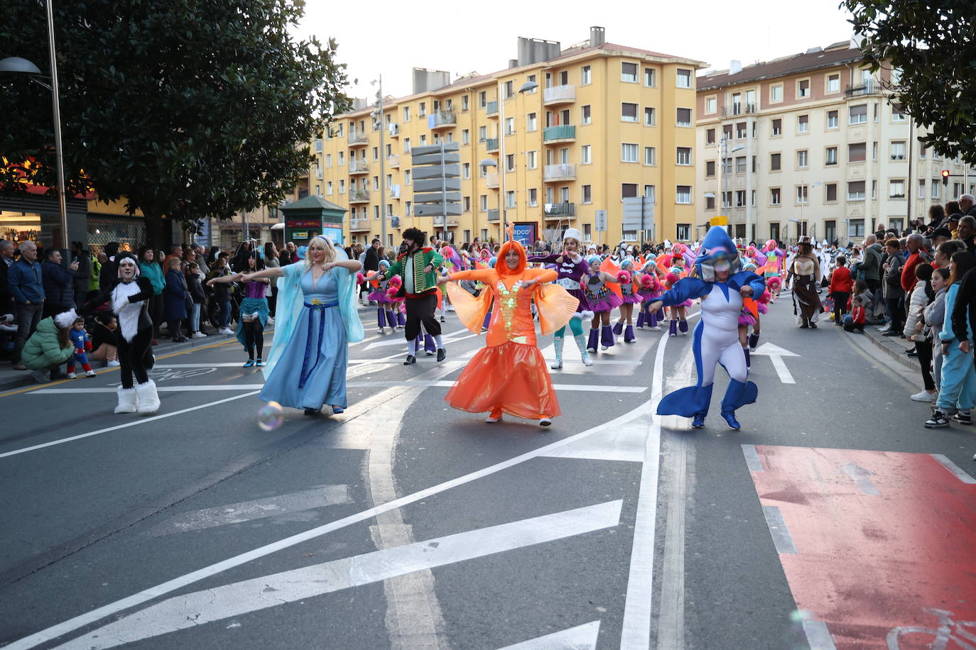 El Carnaval vuelve a brillar en Irun