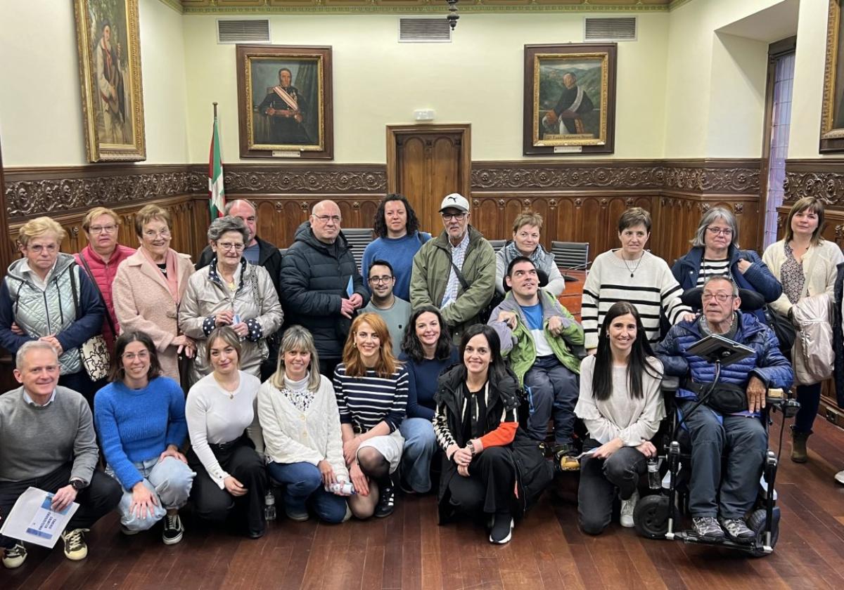 Representantes institucionales, técnicas y componente de diversos colectivos en la presentación del ecosistema.