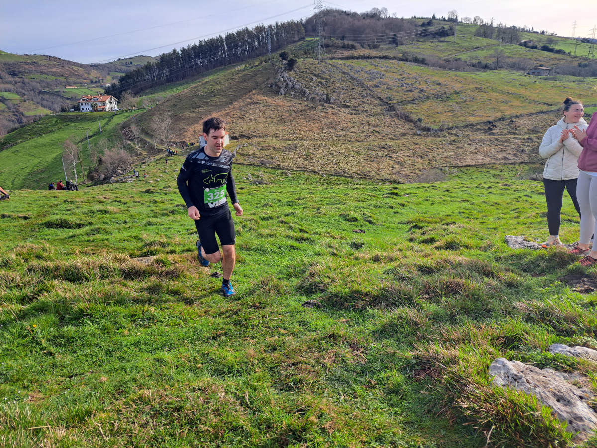 Ibai Angulo eta Ainara Urrutia izan dira azkarrenak Artzei bidea proban