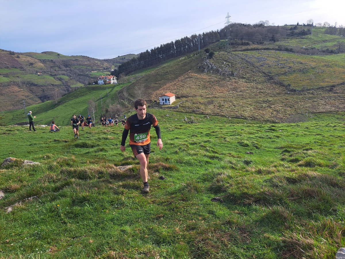 Ibai Angulo eta Ainara Urrutia izan dira azkarrenak Artzei bidea proban
