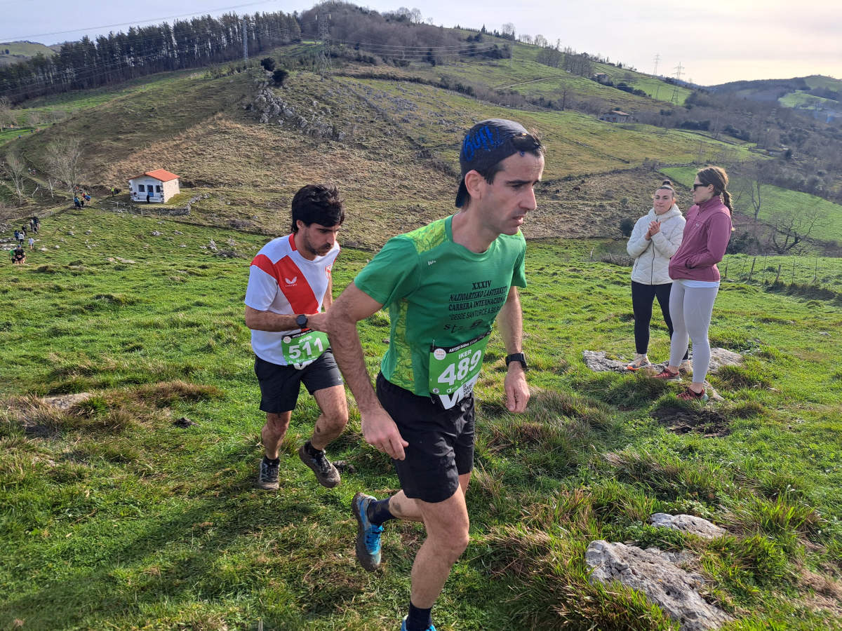 Ibai Angulo eta Ainara Urrutia izan dira azkarrenak Artzei bidea proban