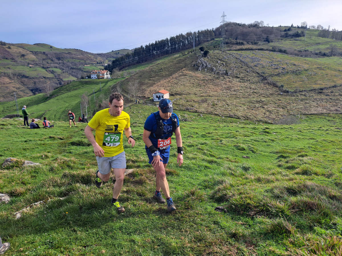 Ibai Angulo eta Ainara Urrutia izan dira azkarrenak Artzei bidea proban