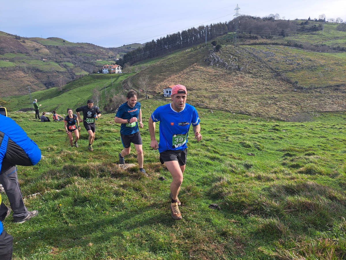 Ibai Angulo eta Ainara Urrutia izan dira azkarrenak Artzei bidea proban