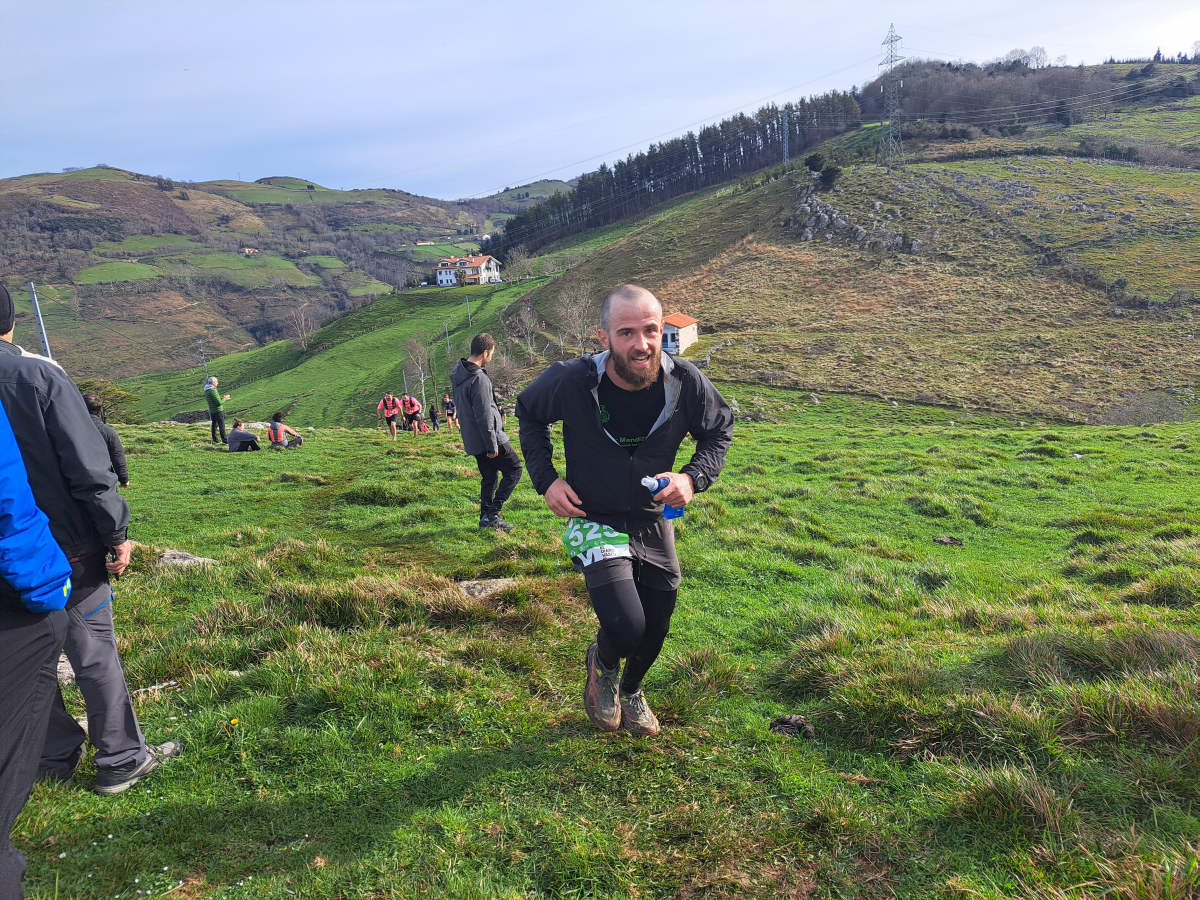 Ibai Angulo eta Ainara Urrutia izan dira azkarrenak Artzei bidea proban