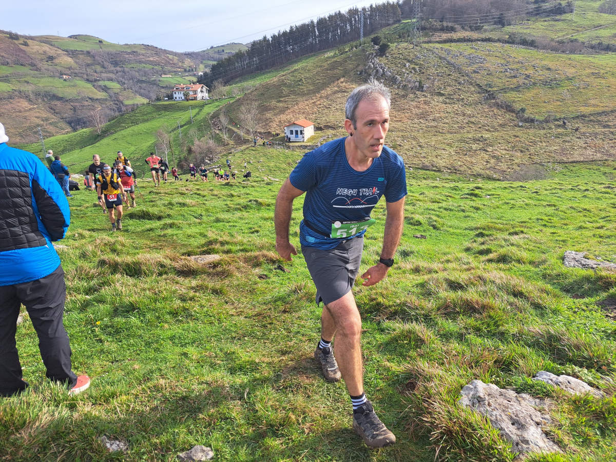 Ibai Angulo eta Ainara Urrutia izan dira azkarrenak Artzei bidea proban