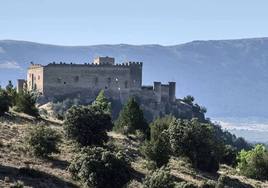 El castillo de Pedraza, situado en una de las laderas de la villa medieval