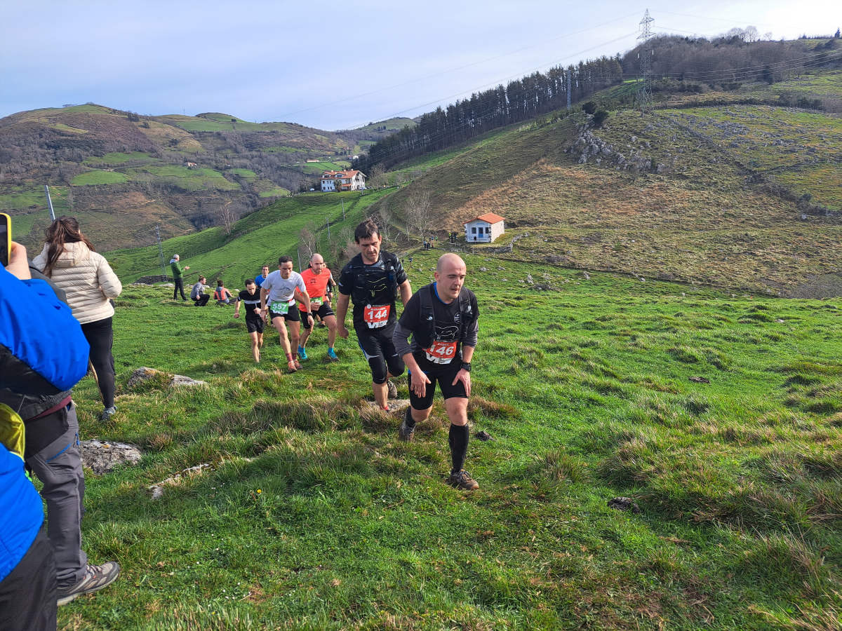 Iraitz Legorburu eta Oihana Zubillaga nagusi Zaldei bidea lasterketan