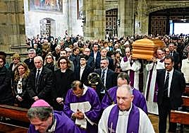 Emotivo último adiós al obispo Juan María Uriarte en Bilbao