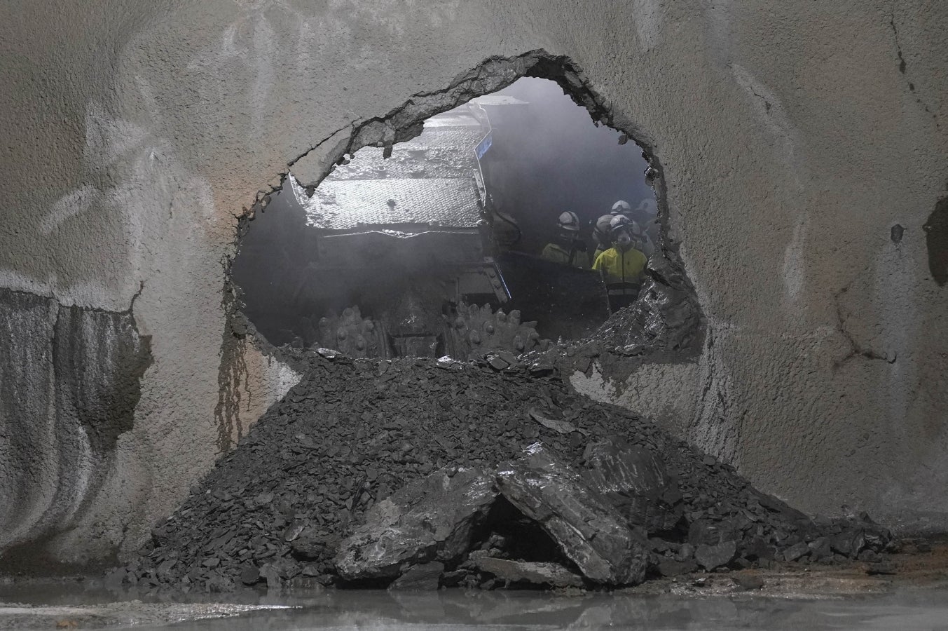 Los dos extremos del túnel del Topo en Donostia se unen bajo el Centro