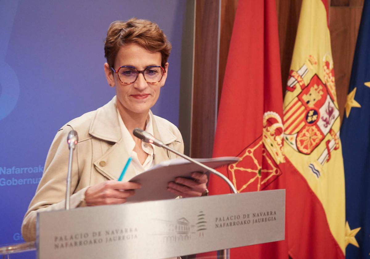 La presidenta navarra, María Chivite, en la rueda de prensa tras la sentencia del Tribunal Supremo sobre las competencias de tráfico