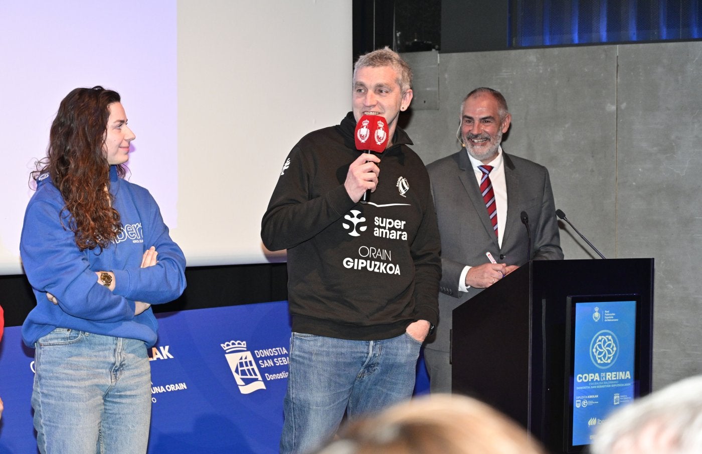 Imanol Álvarez, entrenador del Bera Bera, en la presentación de la Copa de la Reina en el Aquarium.