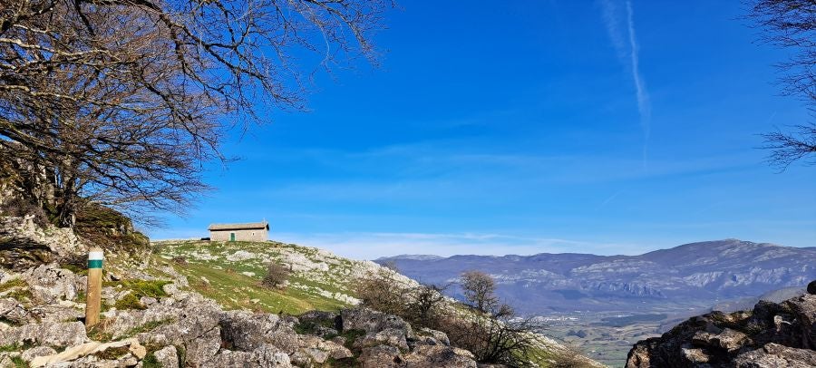 Unas espectaculares vistas desde la cima de Andia