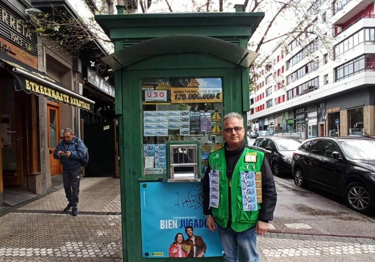 Enrique Castro, vendedor de la ONCE en Lasarte-Oria.