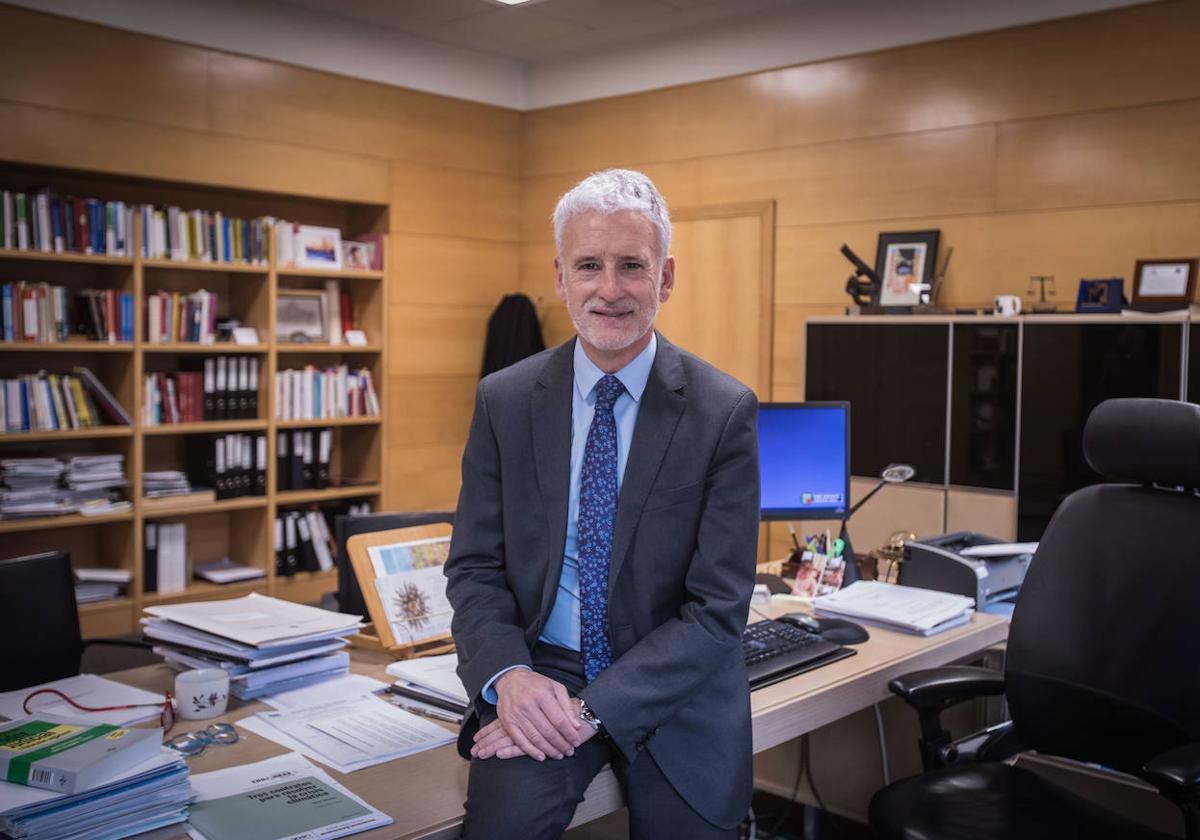 Iñaki Subijana, en el despacho de presidente del Tribunal Superior de Justicia del País Vasco en Bilbao.