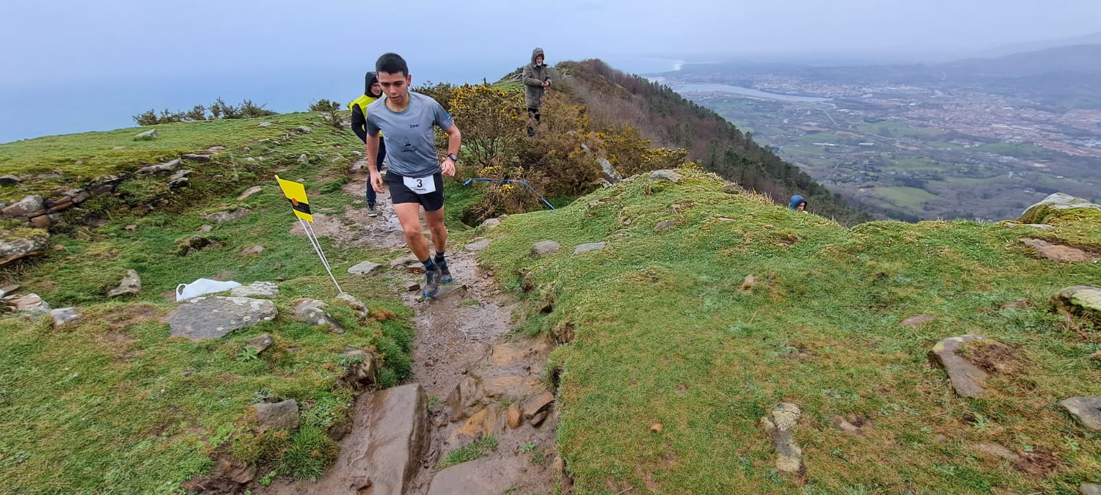 El temporal no puede con la Lezo Jaizkibel