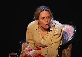 La actriz Itziar Ituño en un momento de la obra 'La Tarara'.