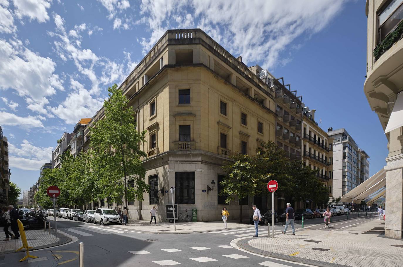 Así estaba la sede del Banco de España en Donostia en 2019