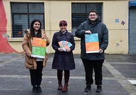 Duarte, coordinadora de Udako Oporrak, Martín, dinamizadora de Juventud, y Zorzano, concejal de Juventud.