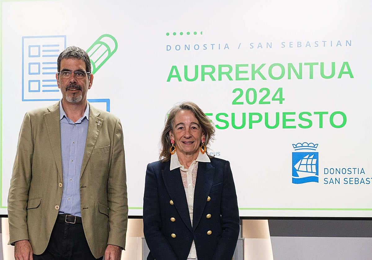 Eneko Goia, y Marisol Garmendia en la presentación de los presupuestos de 2024.