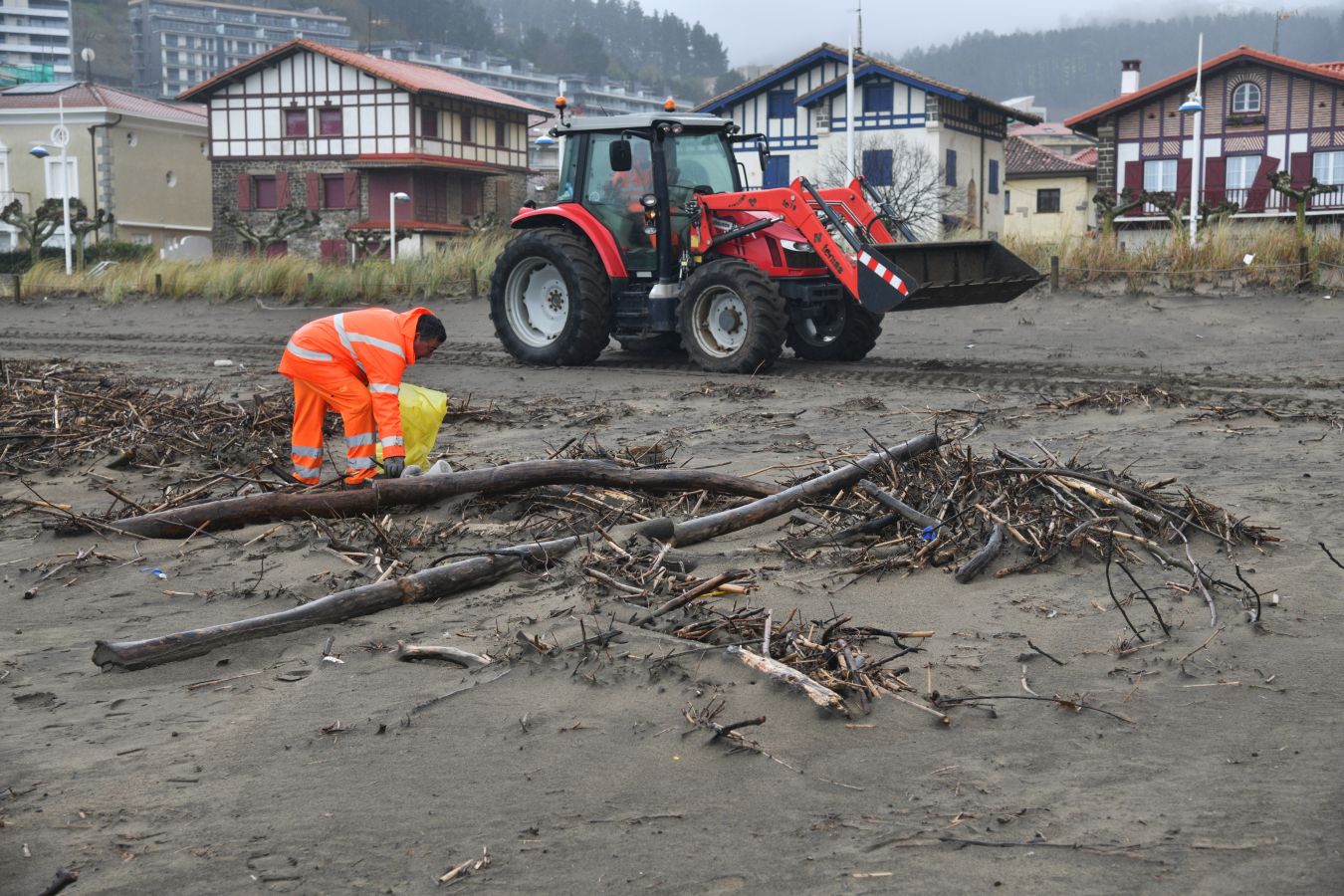 Jornada de limpieza tras los destrozos de &#039;Mónica&#039;