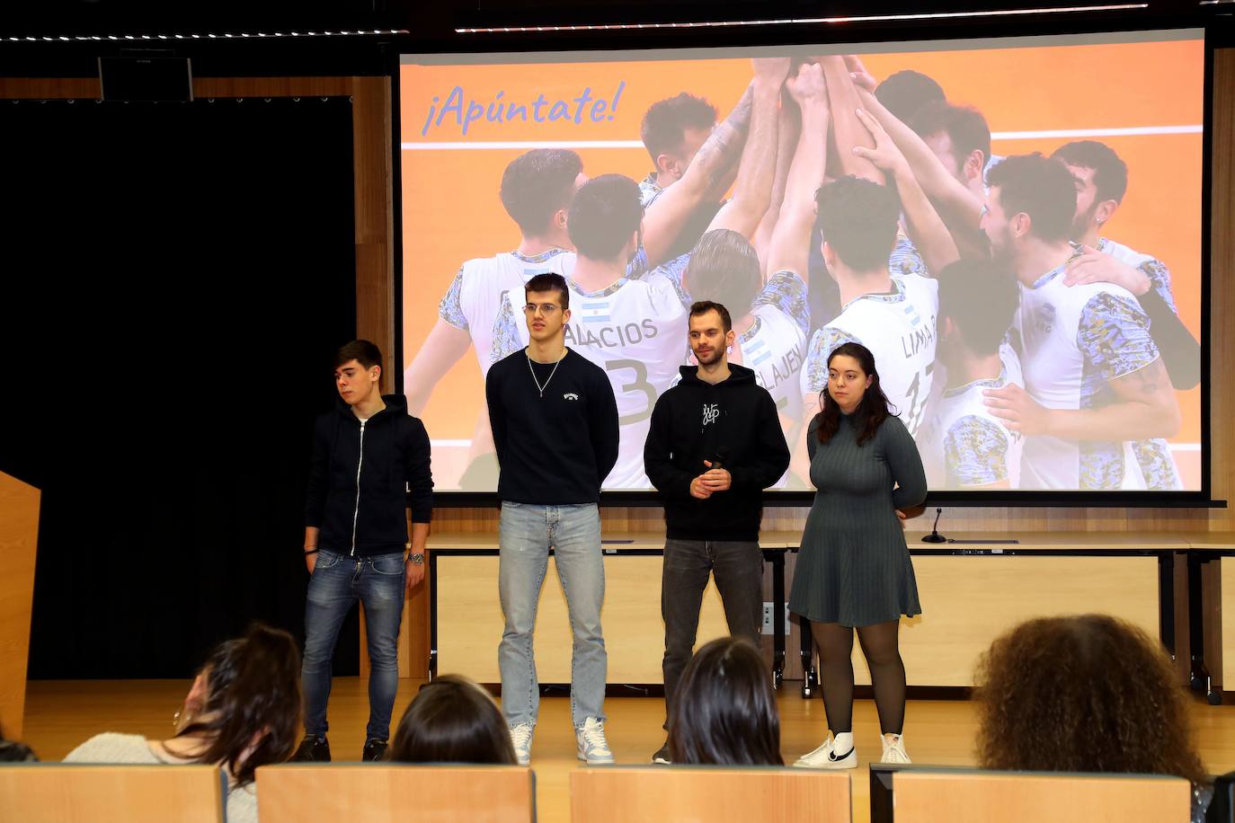 El grupo Odisea de Irungo La Salle en un momento de la defensa de su proyecto 