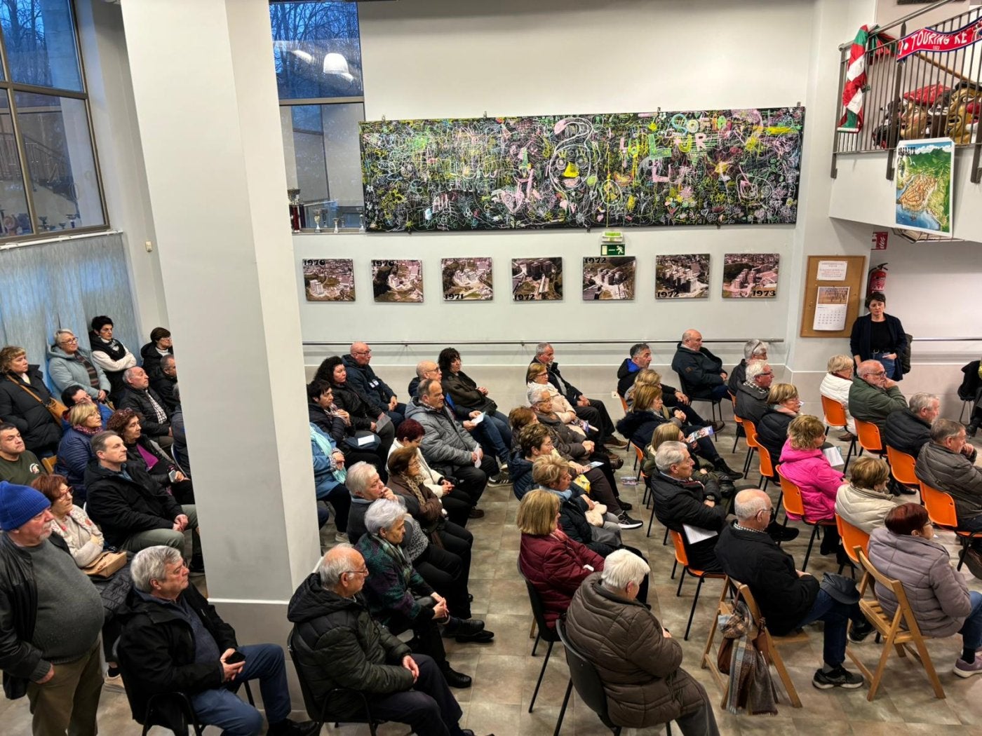 El Ayuntamiento se reunió con los vecinos y vecinas de Pontika este pasado miércoles por la tarde.