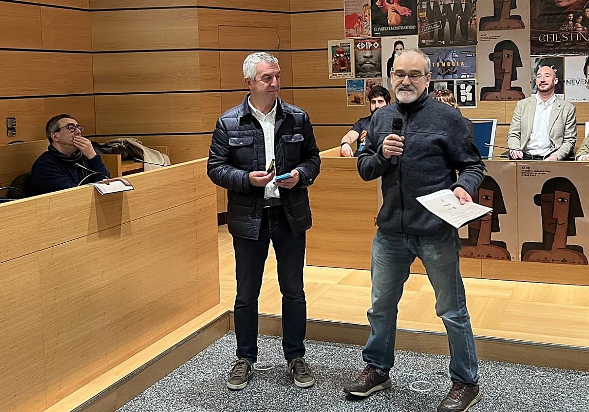 Loyola Garmendia y Eduardo Errodonsoro asistieron a la presentación de las Jornadas de Teatro, donde anunciaron su despedida.
