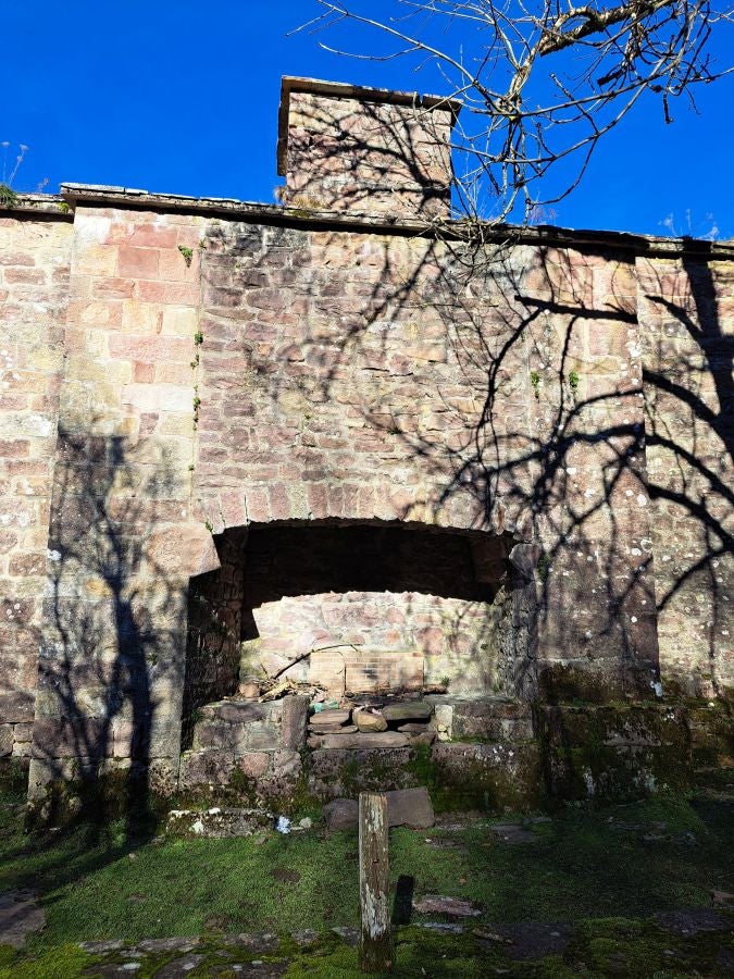 Disfrutando de las vistas desde la cima de Azkenatz