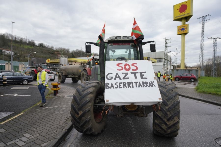 Nueva jornada de protesta de los baserritarras guipuzcoanos