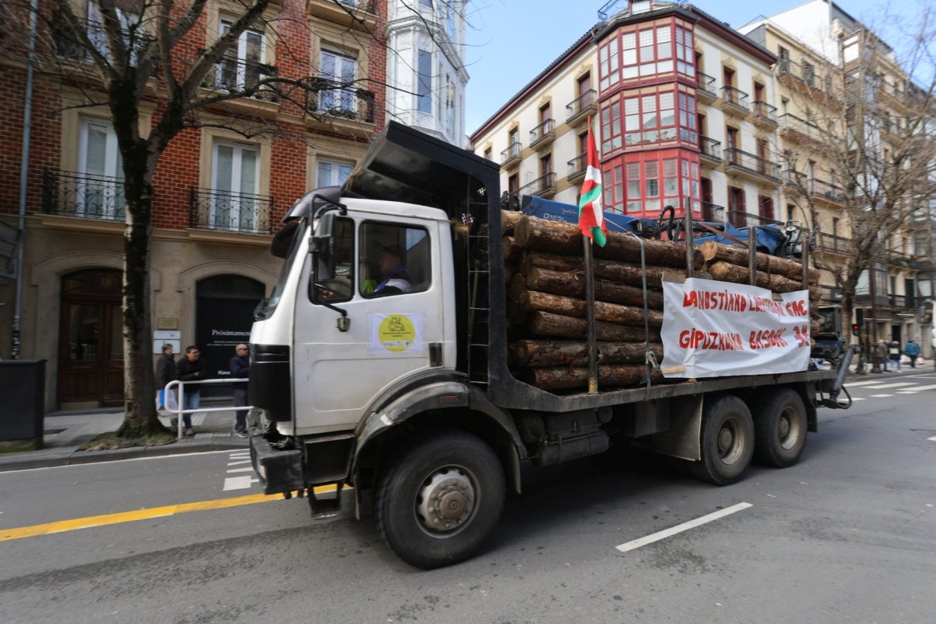 Nueva jornada de protesta de los baserritarras guipuzcoanos