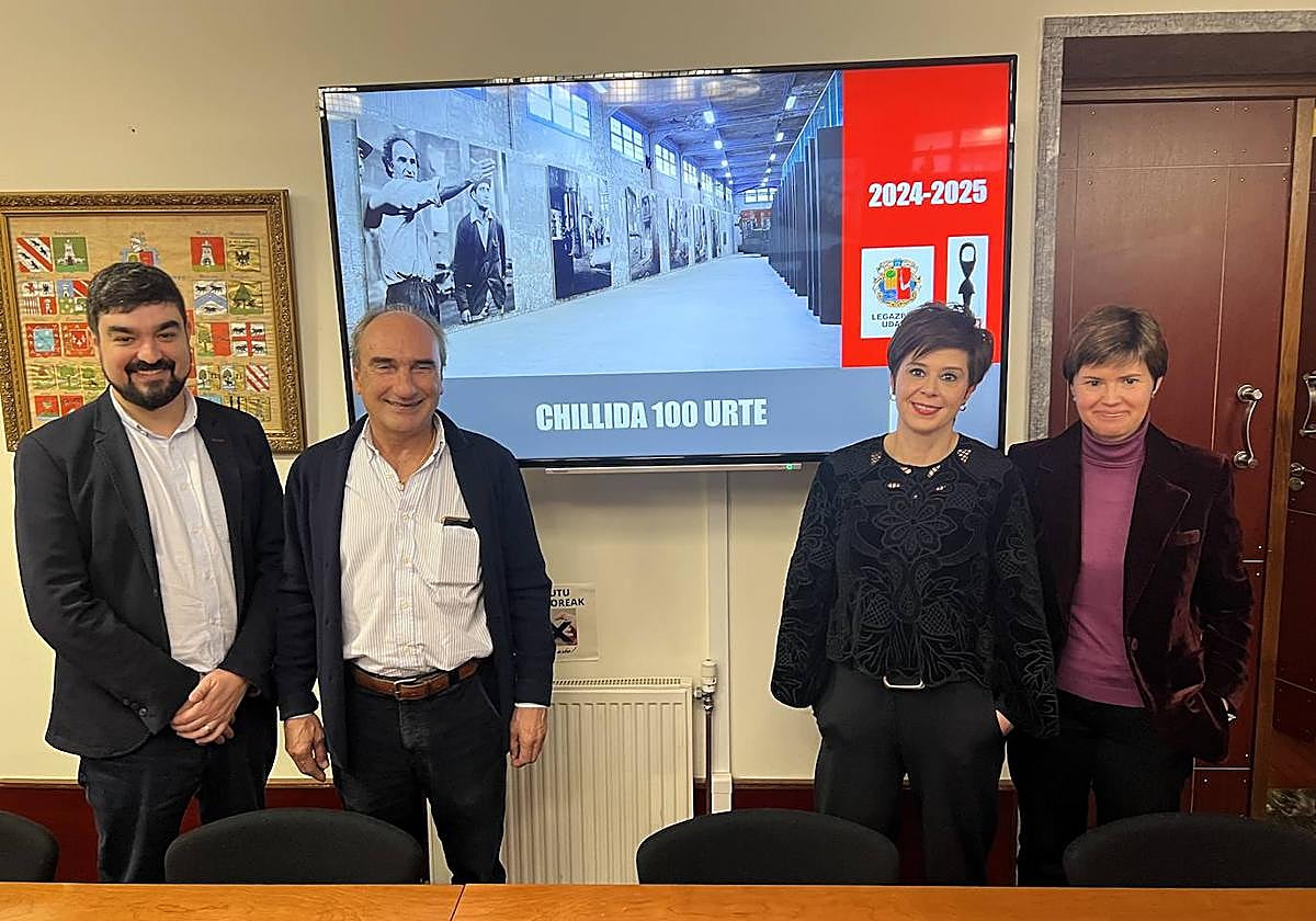 Elic Galvez, Luis Chillida, Agurtzane Elustondo y Amaia Aizpurua.
