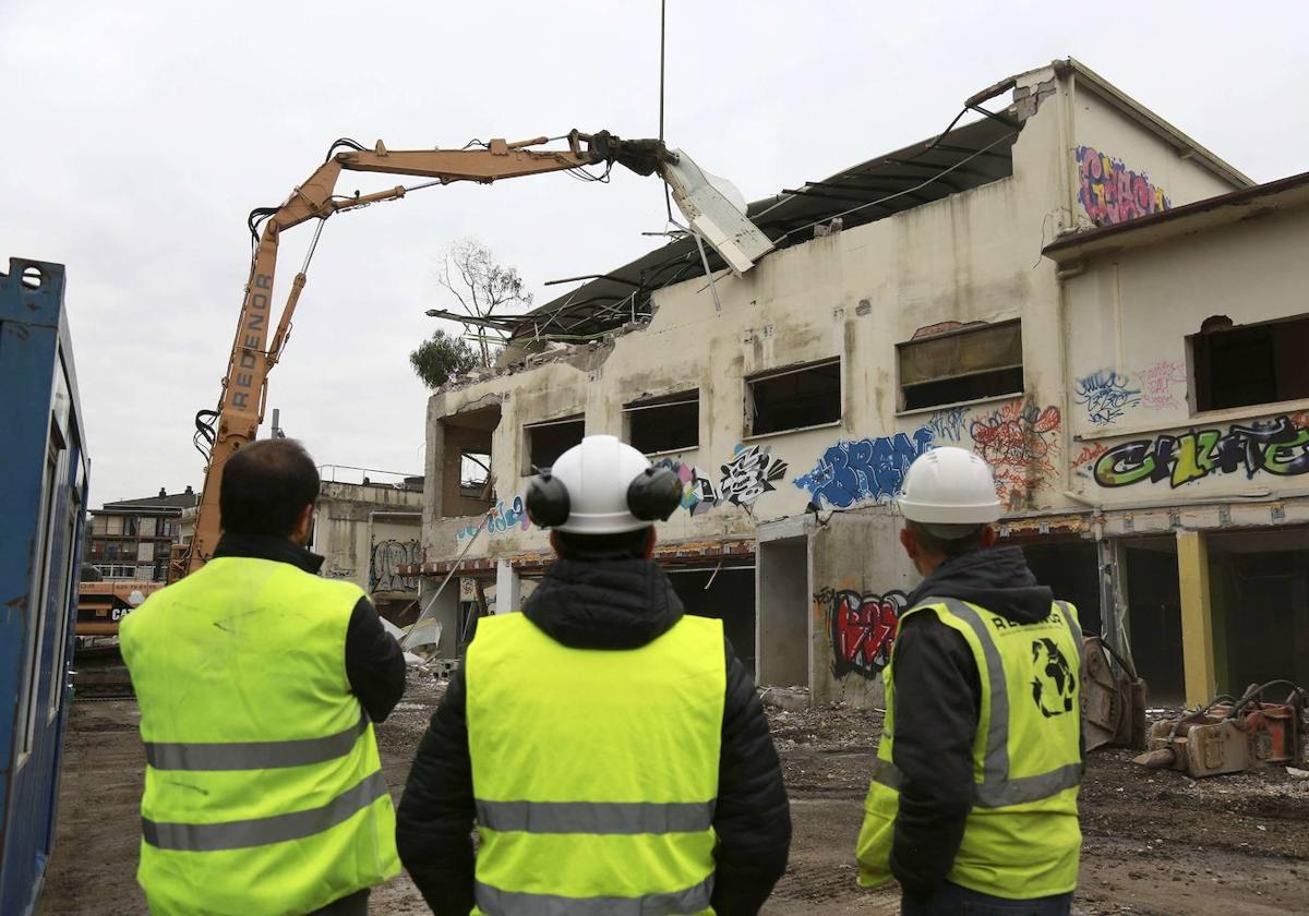 La parcela descartada por Osakidetza acogerá servicios para el barrio