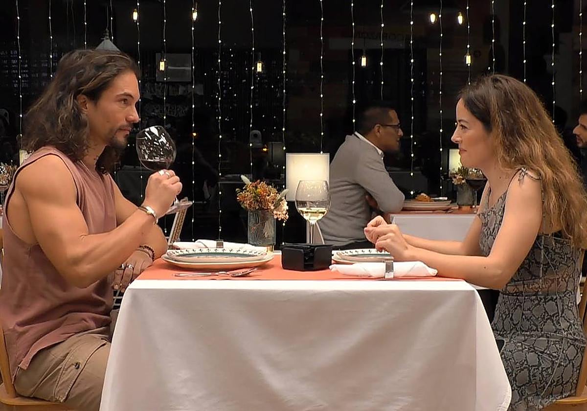 Idoia y Chema, en plena cena en First Dates.