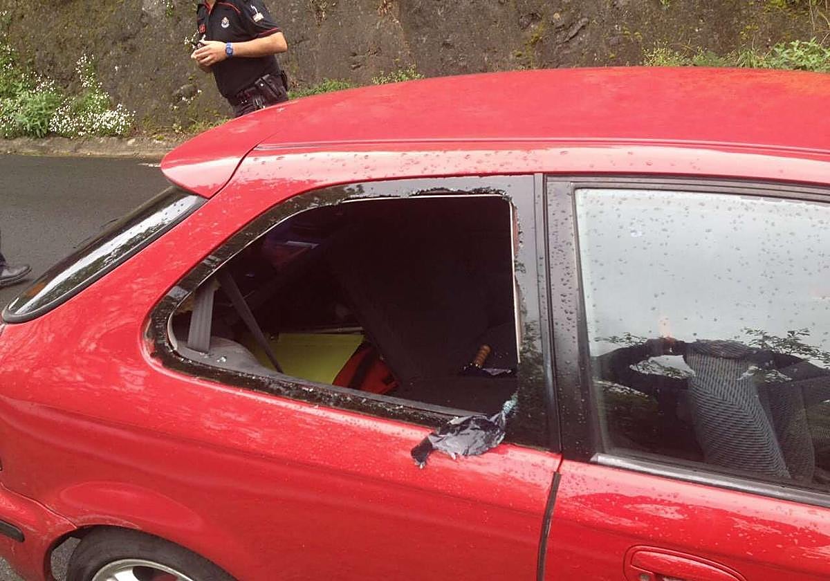 Foto de archivo de un coche que sufrió un robo en Soraluze.