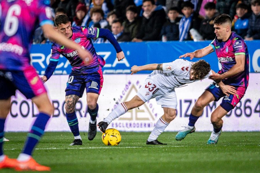El Eibar se impone en casa del líder