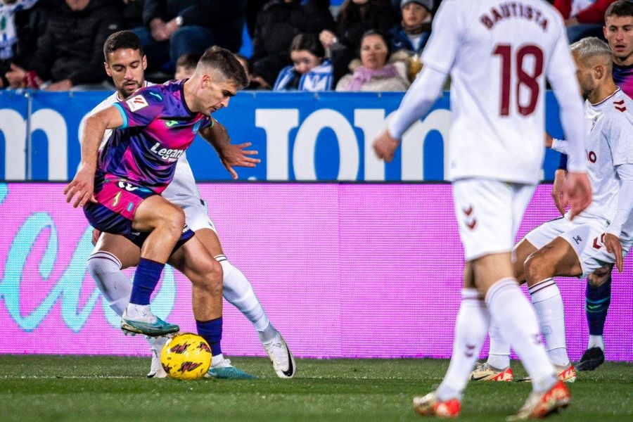 El Eibar se impone en casa del líder