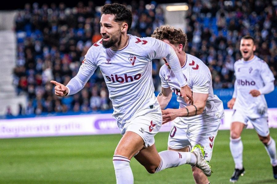 El Eibar se impone en casa del líder