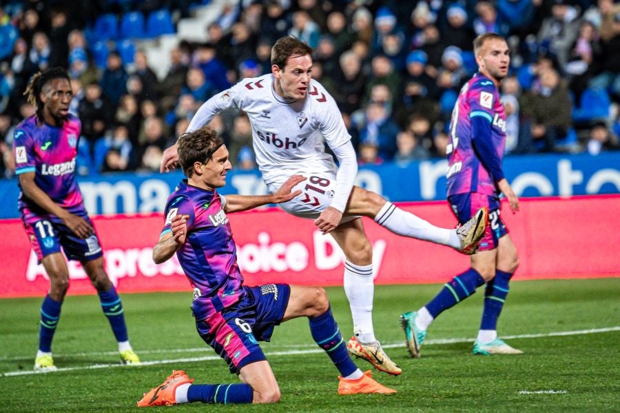 El Eibar se impone en casa del líder