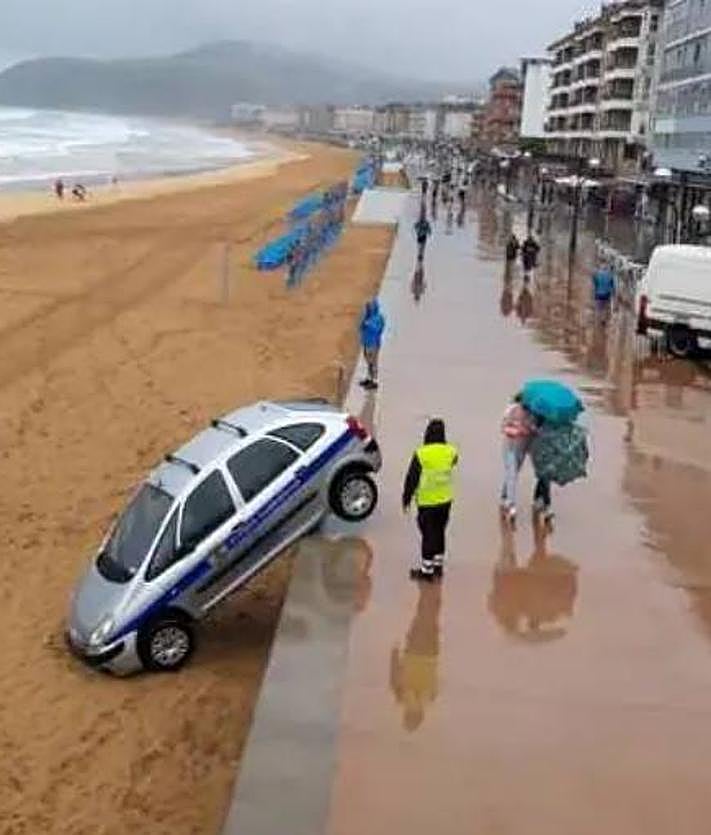 Imagen secundaria 2 - Accidente en mayo de 2021 de una furgoneta de una empresa de pladur (1). Accidente en marzo de 2021, una empresa de reparto de pan (2). Accidente en julio de 2019 de un vehículo de una cristalería (3).