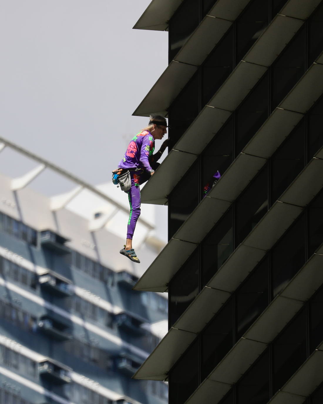 El &#039;Spiderman&#039; francés escala un rascacielos en Manila de 217 metros