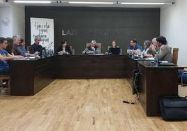 La declaración institucional del Ayuntamiento refleja el compromiso de los lazkaotarras.