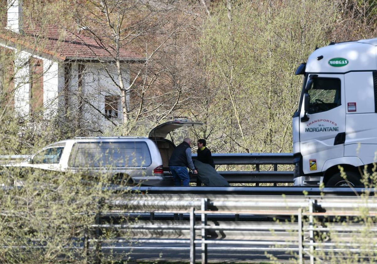 Lugar del accidente en la AP-8 a la altura de Mendaro.