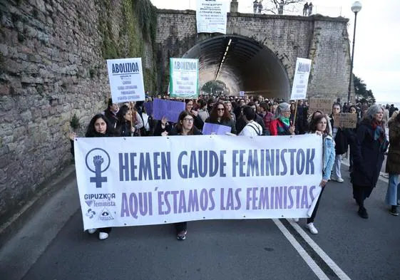 El feminismo exhibe su fortaleza en Gipuzkoa