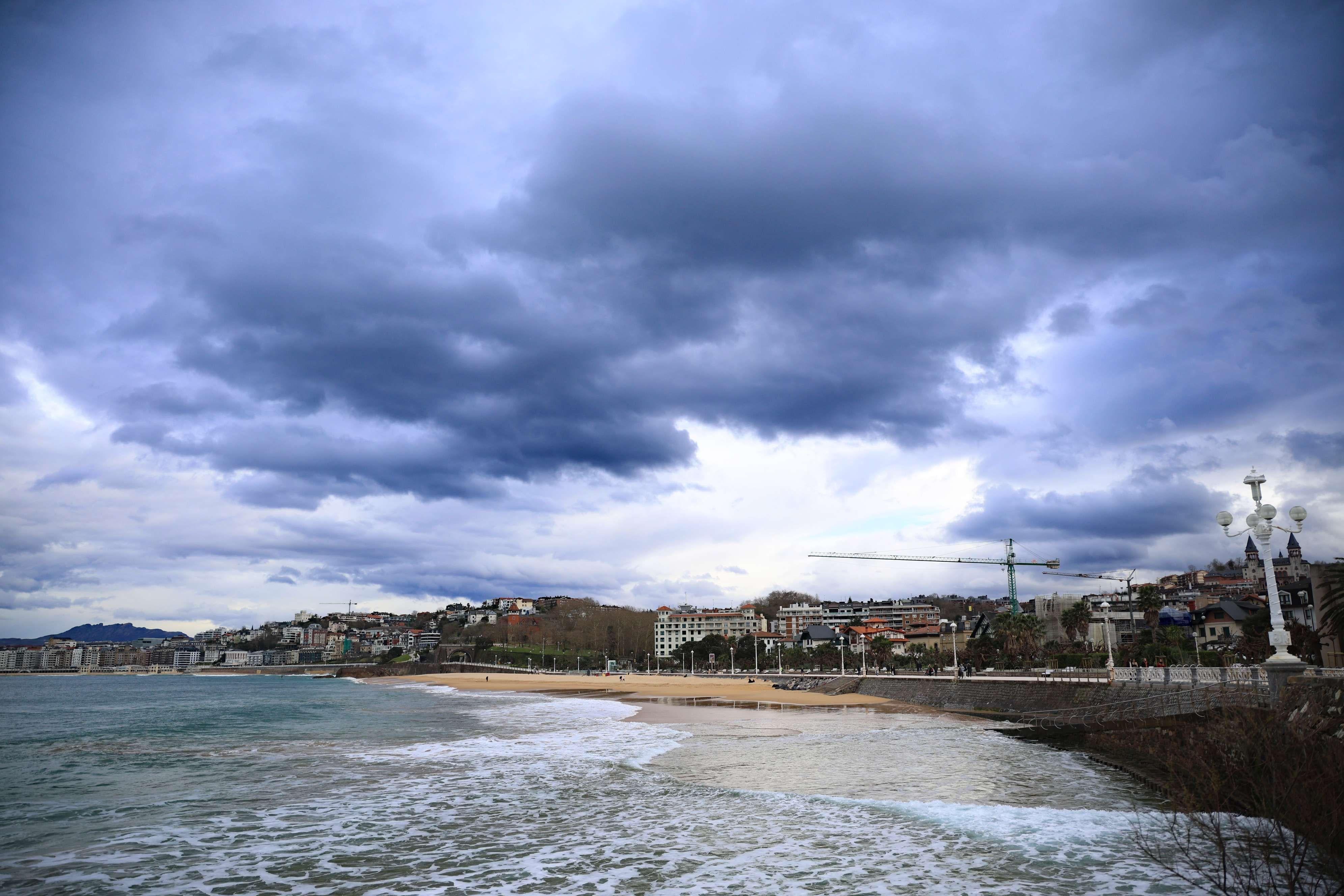 Fin de semana revuelto, marcado por algunos claros, lluvia, viento y ambiente fresco