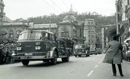 Desfile internacional de coches de bomberos.